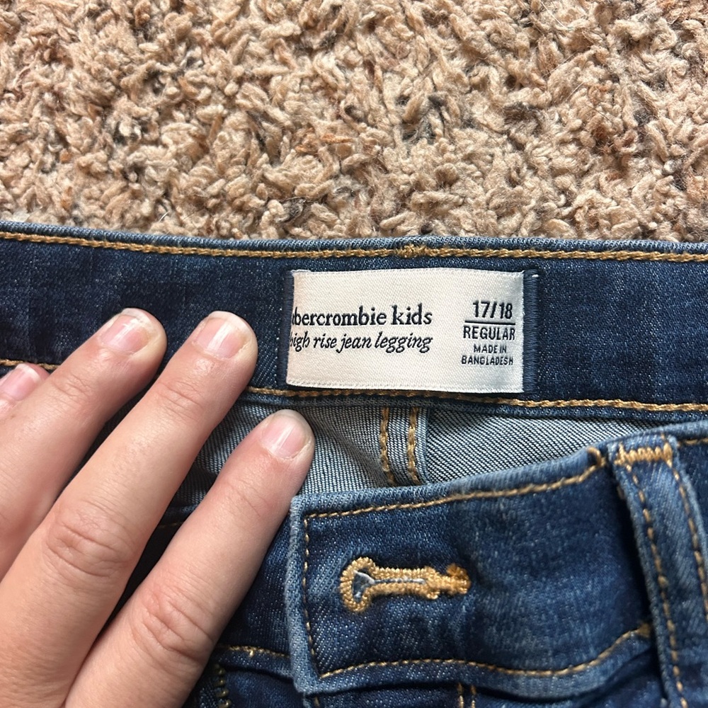 Abercrombie Kids Girls Blue Jeans- High Rise - Picture 4 of 4
